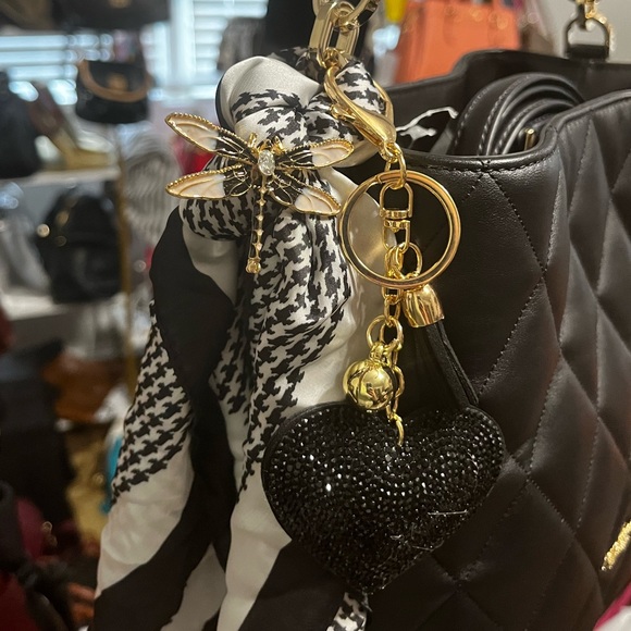 Bag Swag Bundle π₯ Create your Own on LIVE β€οΈ - Picture 10 of 16